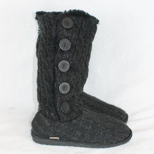 Mukluks Cozy Black Boots Size 9 Knitted Calf High Fur Lined Rubber Soles Buttons